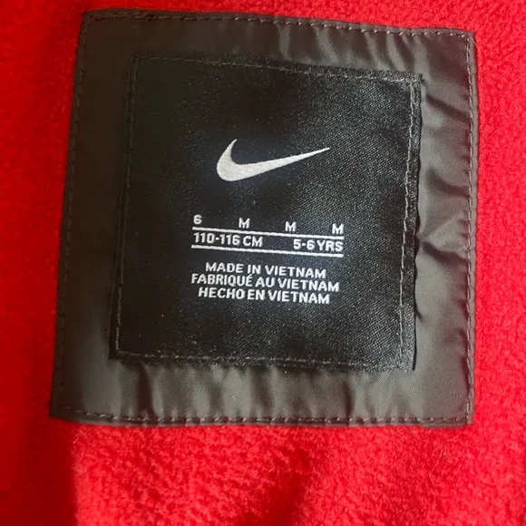 Kids size 6 Nike coat - Picture 6 of 6